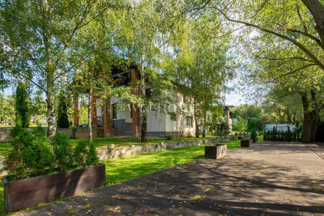 2-этажный коттедж 1 140 м² с отделкой