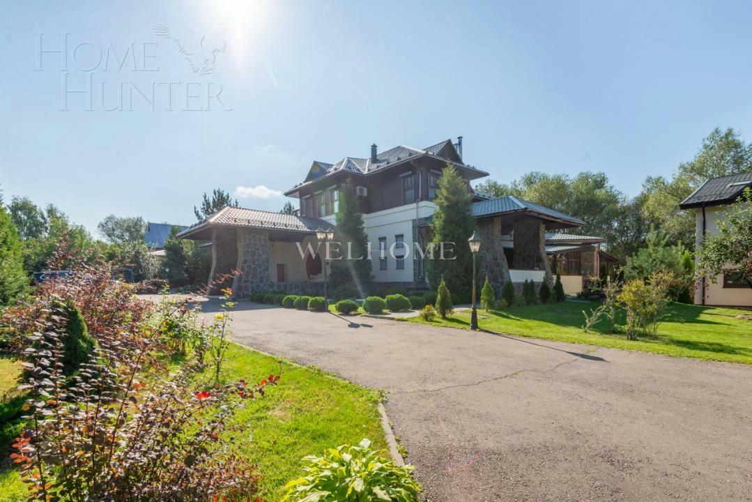 2-этажный коттедж 1 140 м² с отделкой