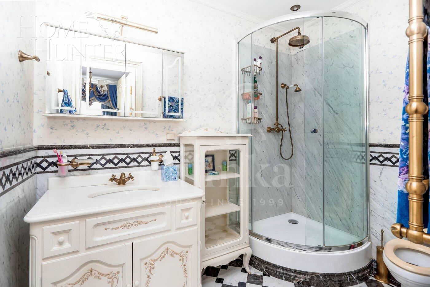 2-этажный коттедж 2 000 м² с отделкой