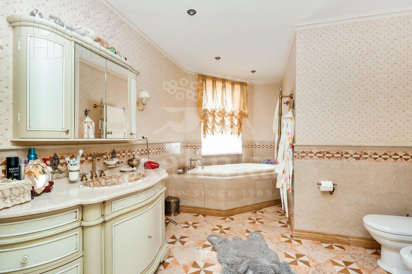 2-этажный коттедж 2 000 м² с отделкой