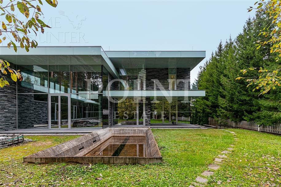 3-этажный коттедж 1 546 м² без отделки