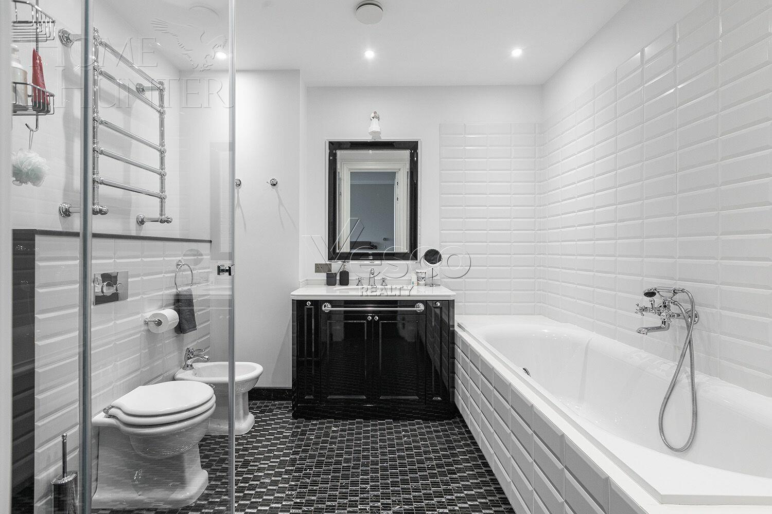 2-этажный коттедж 1 000 м² с отделкой