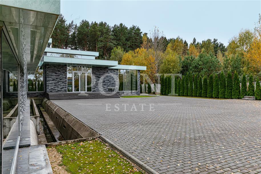 3-этажный коттедж 1 546 м² без отделки