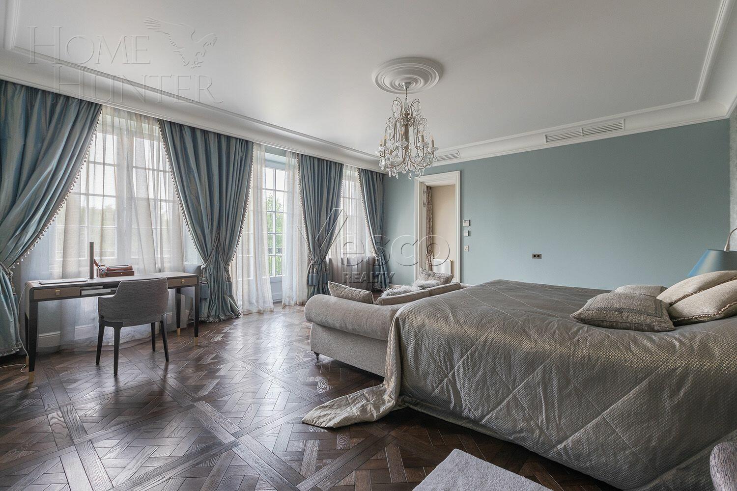 2-этажный коттедж 1 000 м² с отделкой