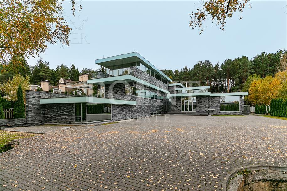 3-этажный коттедж 1 546 м² без отделки