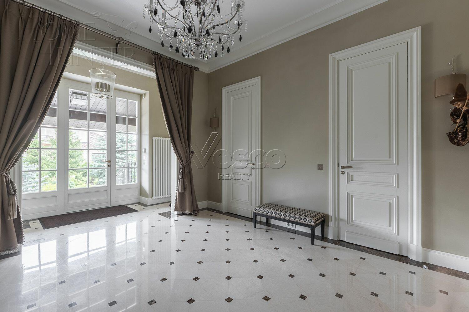 2-этажный коттедж 1 000 м² с отделкой