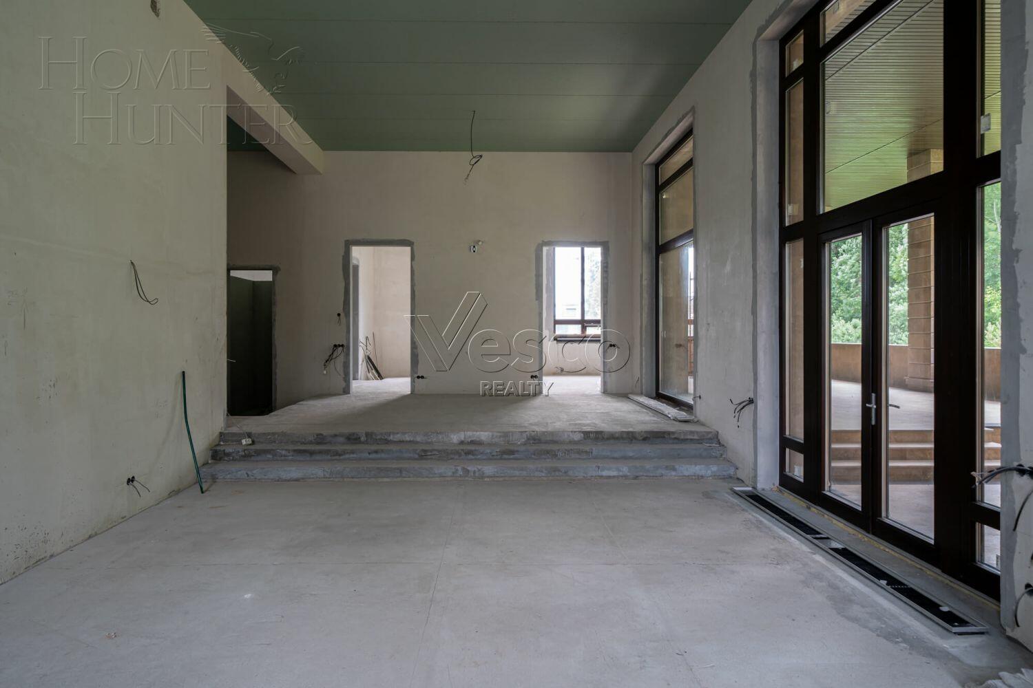 2-этажный коттедж 596 м² без отделки