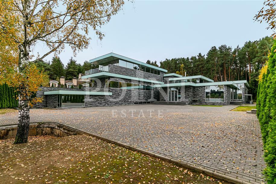 3-этажный коттедж 1 546 м² без отделки