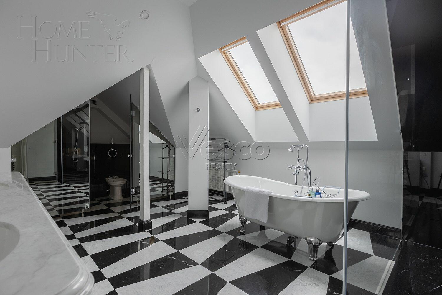 2-этажный коттедж 1 000 м² с отделкой