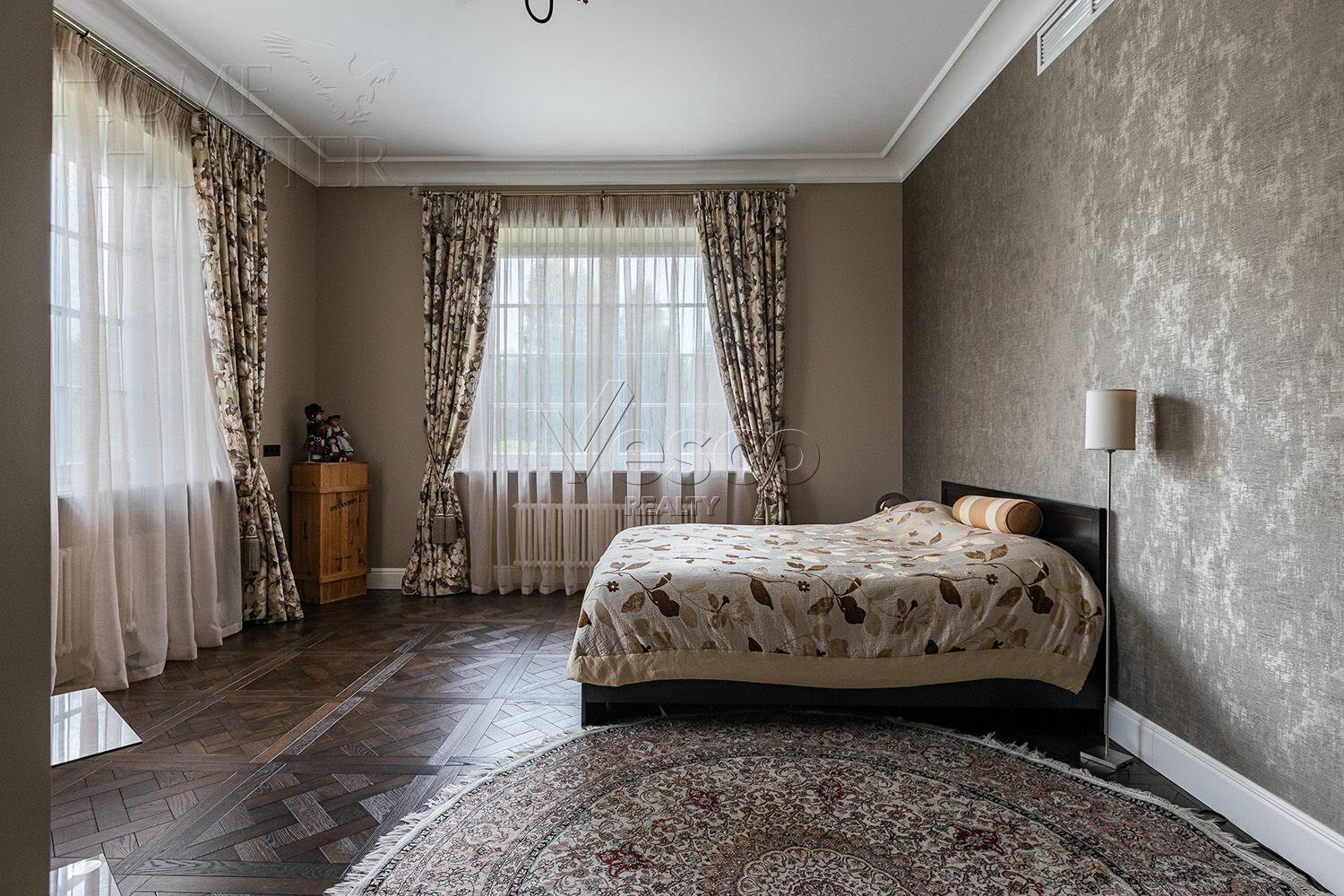 2-этажный коттедж 1 000 м² с отделкой