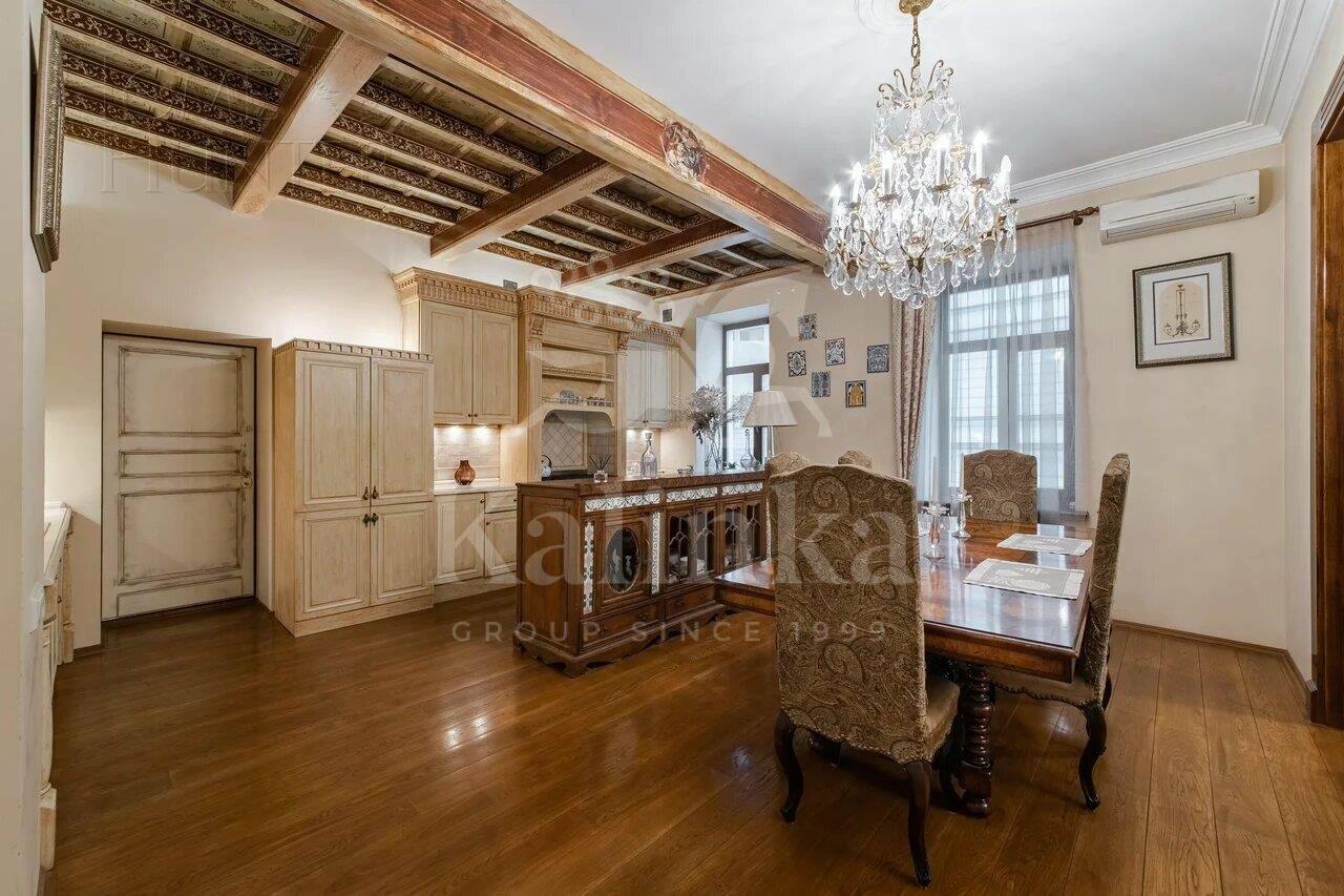 3-КОМН. КВАРТИРА С ОТДЕЛКОЙ 135 М² НА 2 ЭТАЖЕ