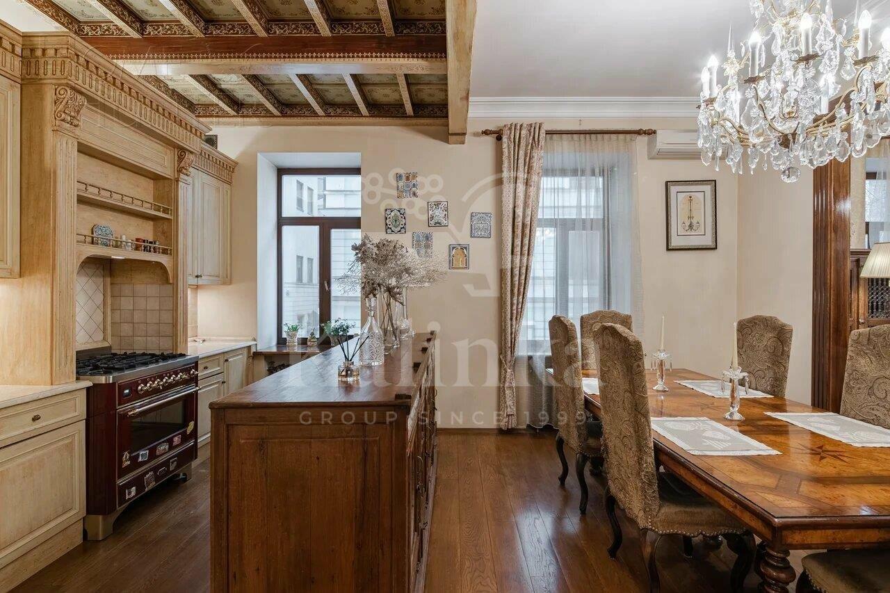 3-КОМН. КВАРТИРА С ОТДЕЛКОЙ 135 М² НА 2 ЭТАЖЕ