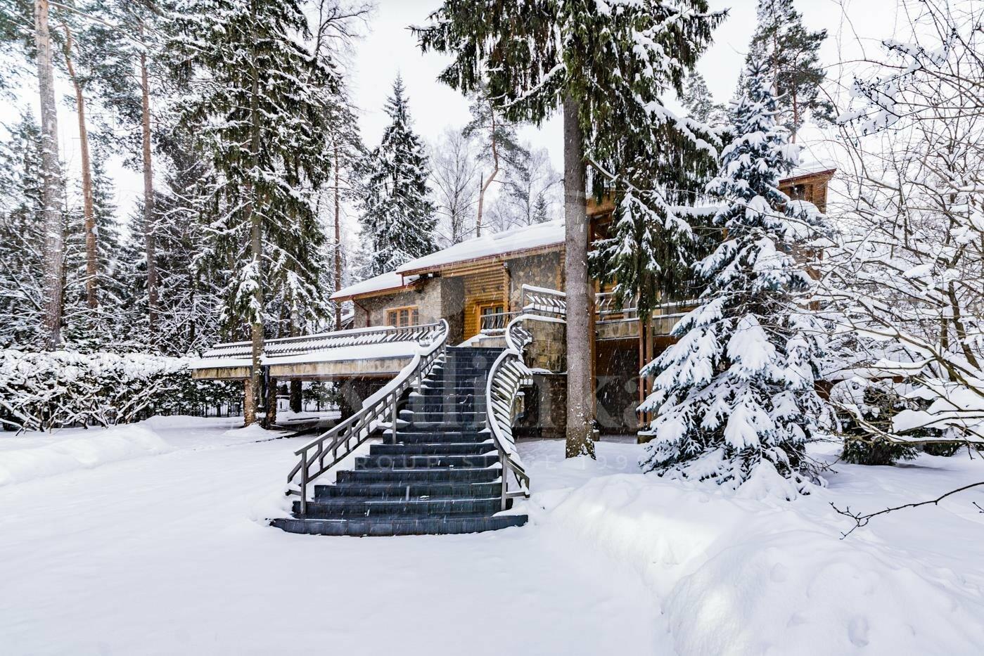 2-этажный коттедж 725 м² с отделкой