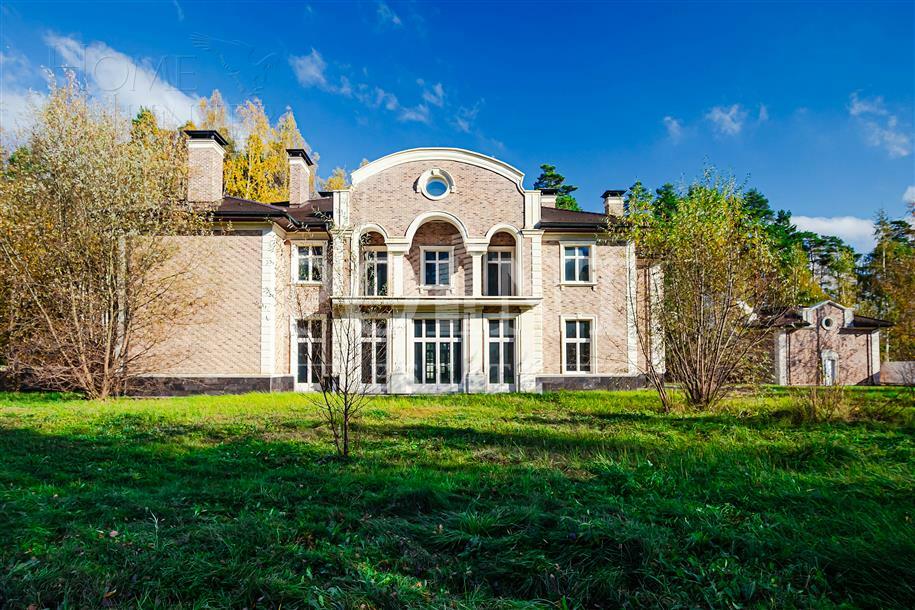 2-этажный коттедж 1 289 м² без отделки