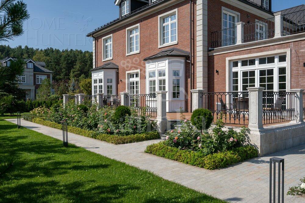 2-этажный коттедж 800 м² без отделки