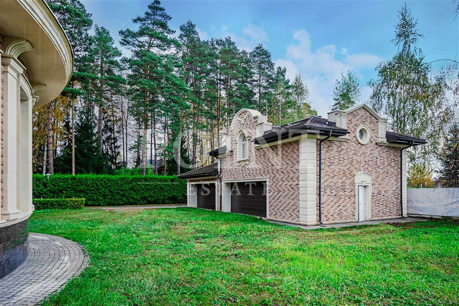 2-этажный коттедж 1 289 м² без отделки