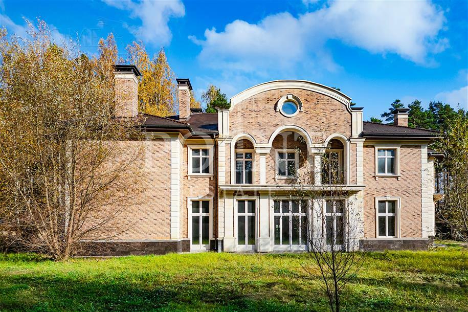 2-этажный коттедж 1 289 м² без отделки