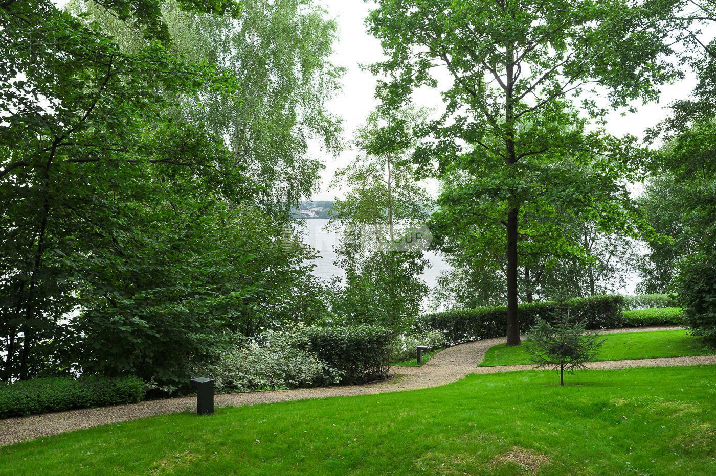 3-этажный коттедж 663 м² без отделки