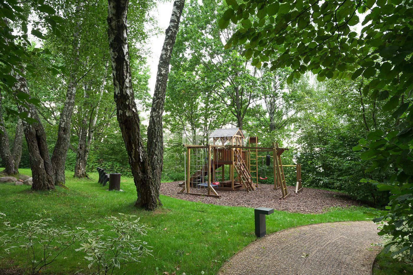 3-этажный коттедж 663 м² без отделки