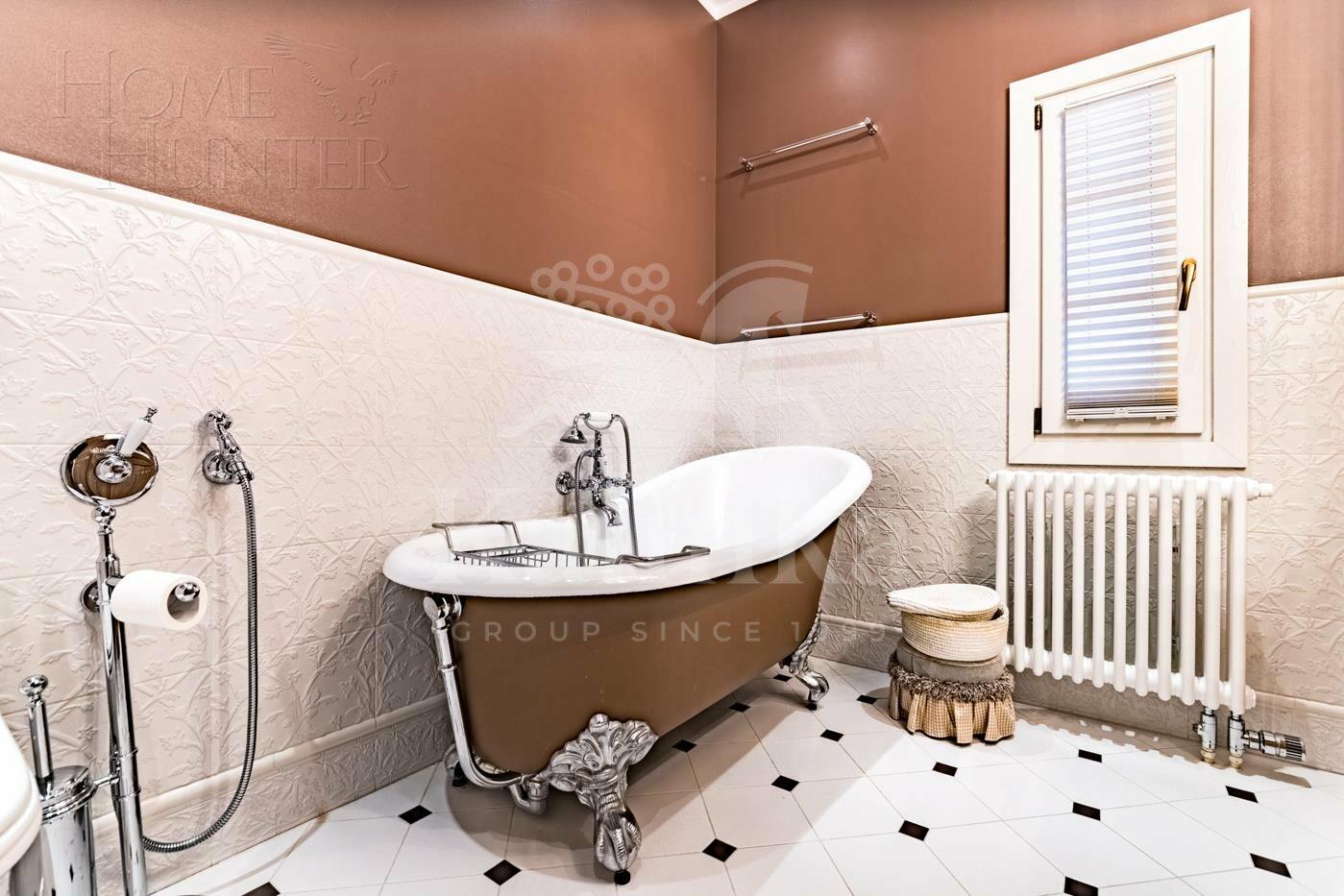 2-этажный коттедж 725 м² с отделкой