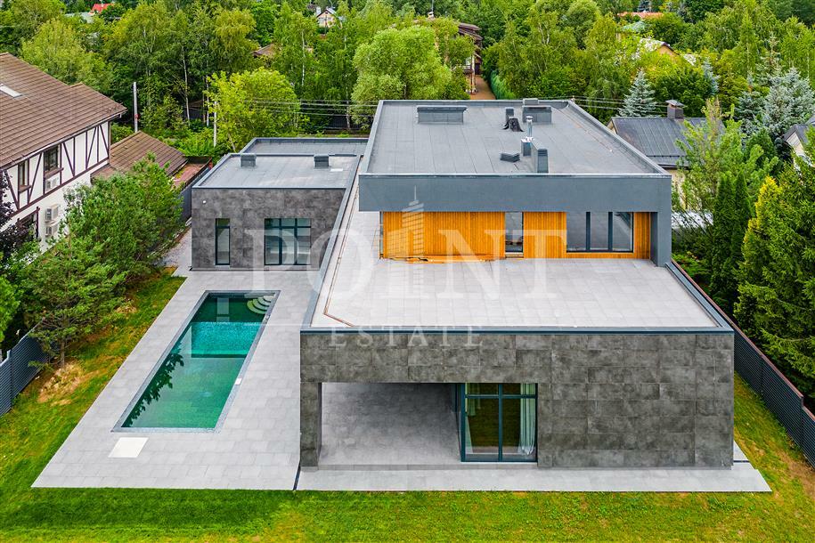 2-этажный коттедж 500 м² с отделкой