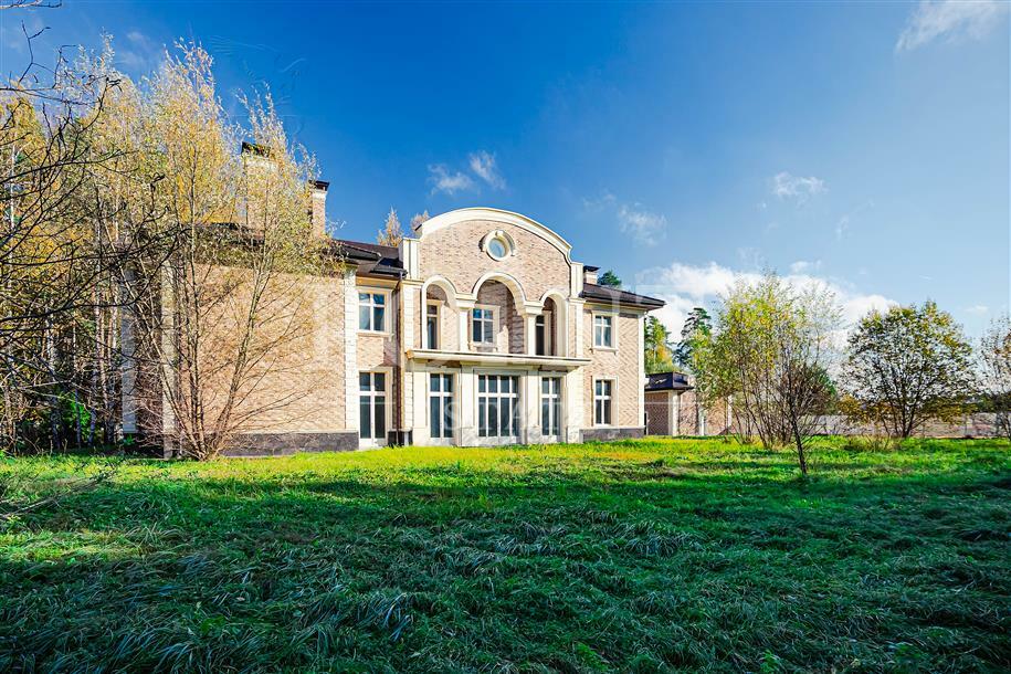 2-этажный коттедж 1 289 м² без отделки