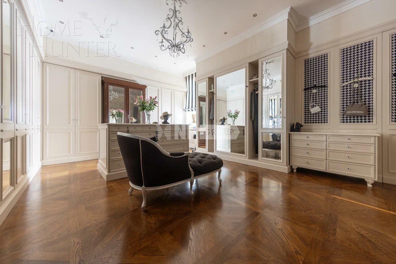 2-этажный коттедж 2 000 м² с отделкой