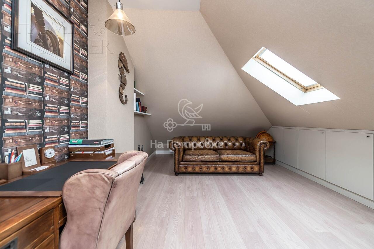 2-этажный коттедж 242.5 м² с отделкой