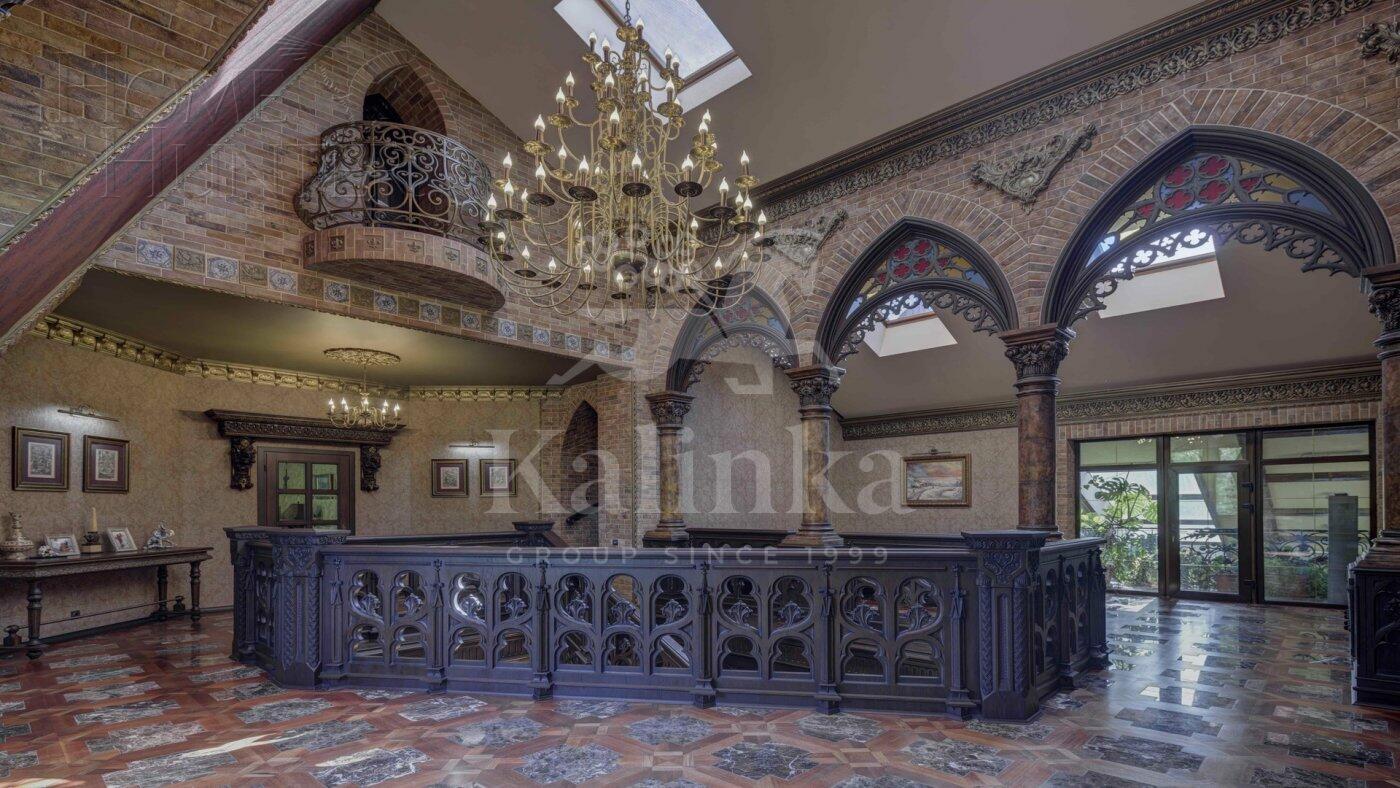 2-этажный коттедж 2 400 м² с отделкой