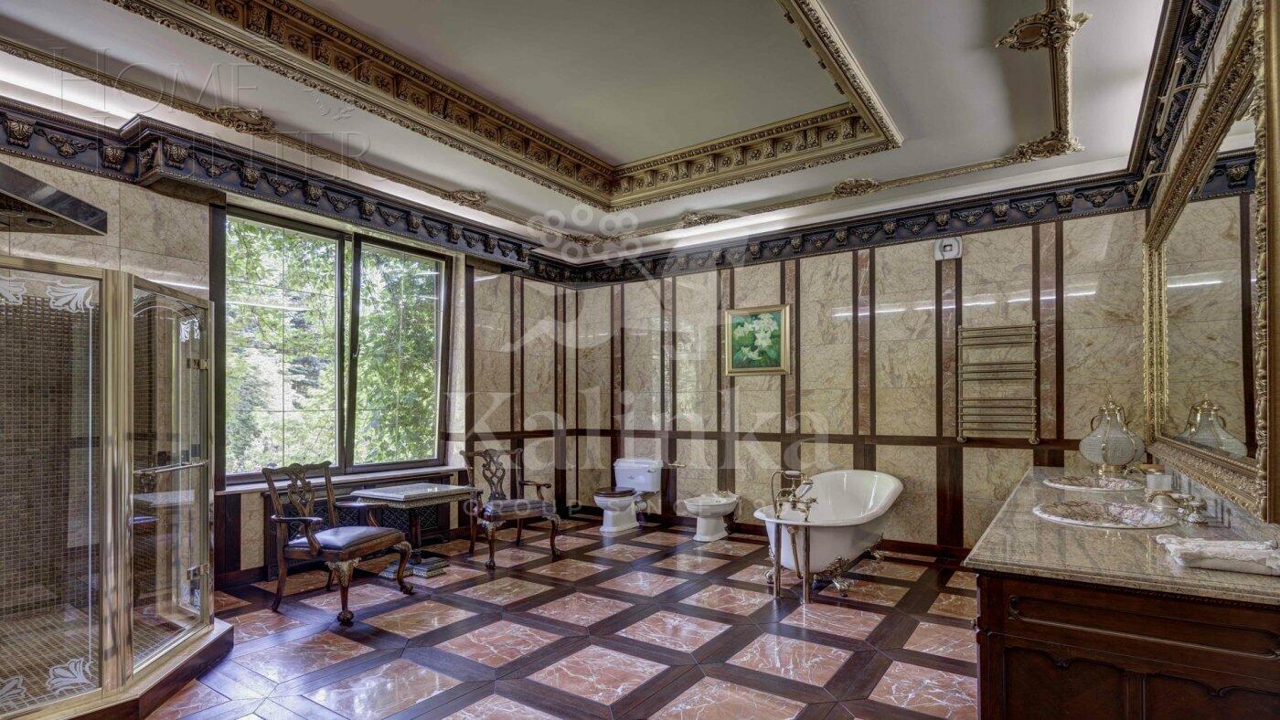 2-этажный коттедж 2 400 м² с отделкой