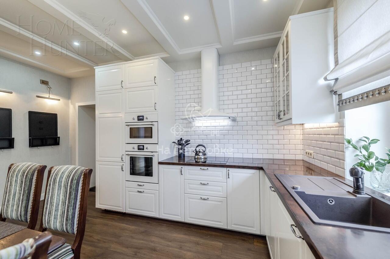 2-этажный коттедж 242.5 м² с отделкой