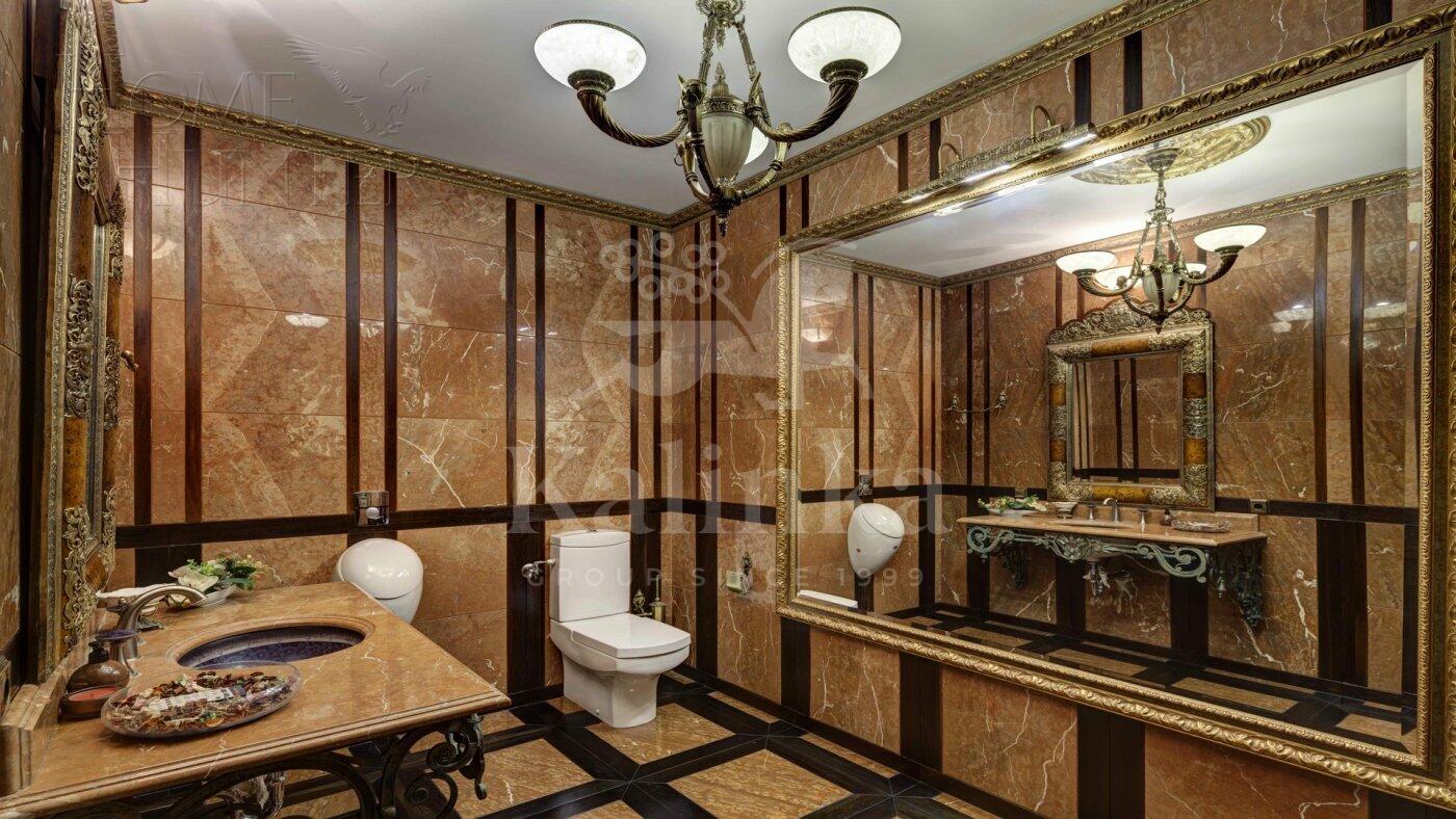 2-этажный коттедж 2 400 м² с отделкой