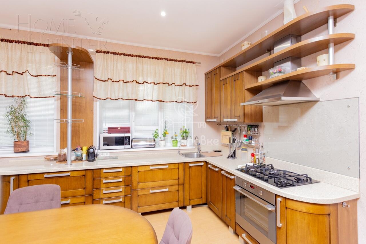 3-этажный коттедж 498 м² с отделкой