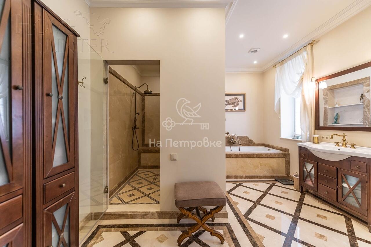 2-этажный коттедж 242.5 м² с отделкой