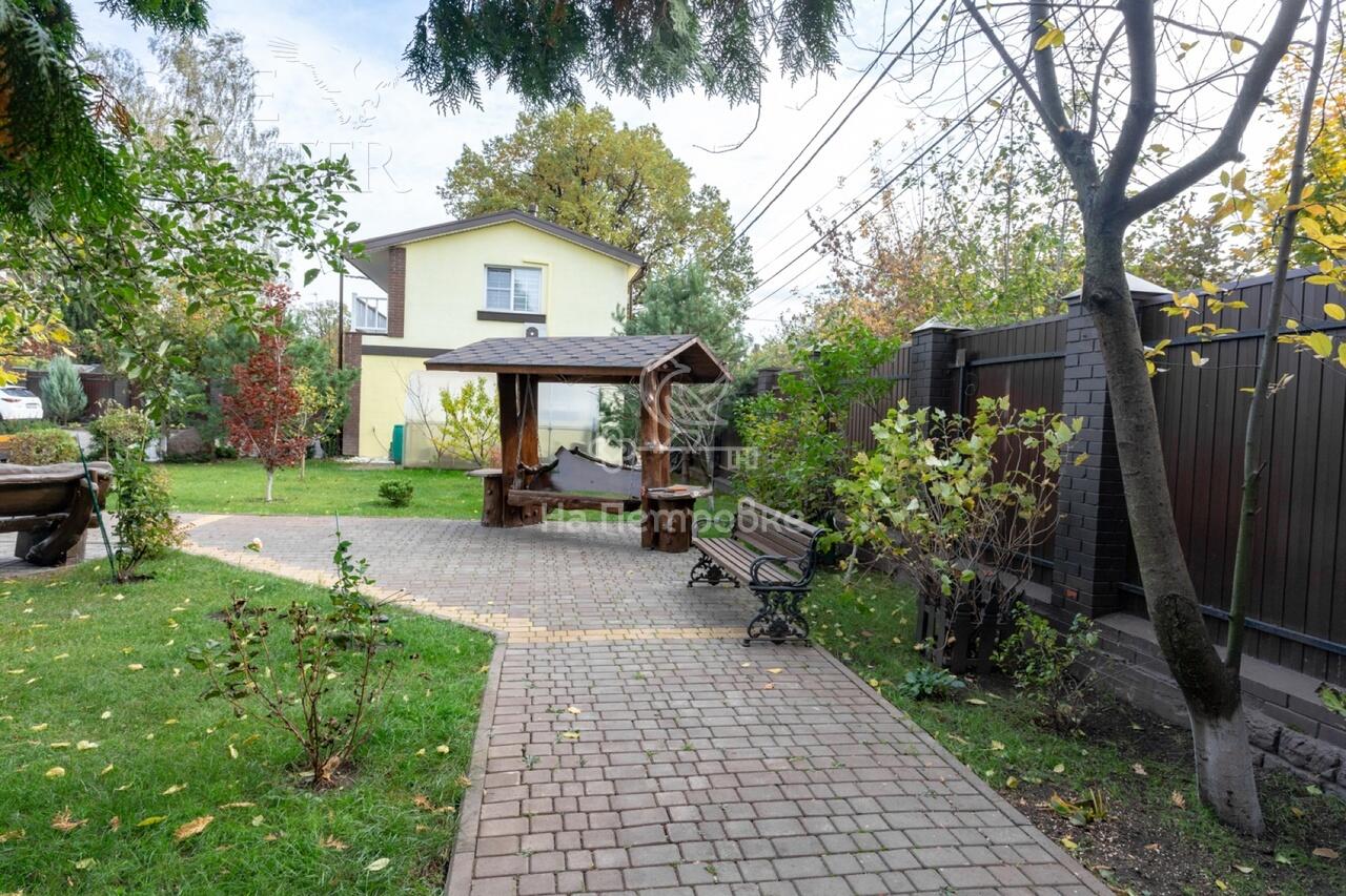 3-этажный коттедж 498 м² с отделкой