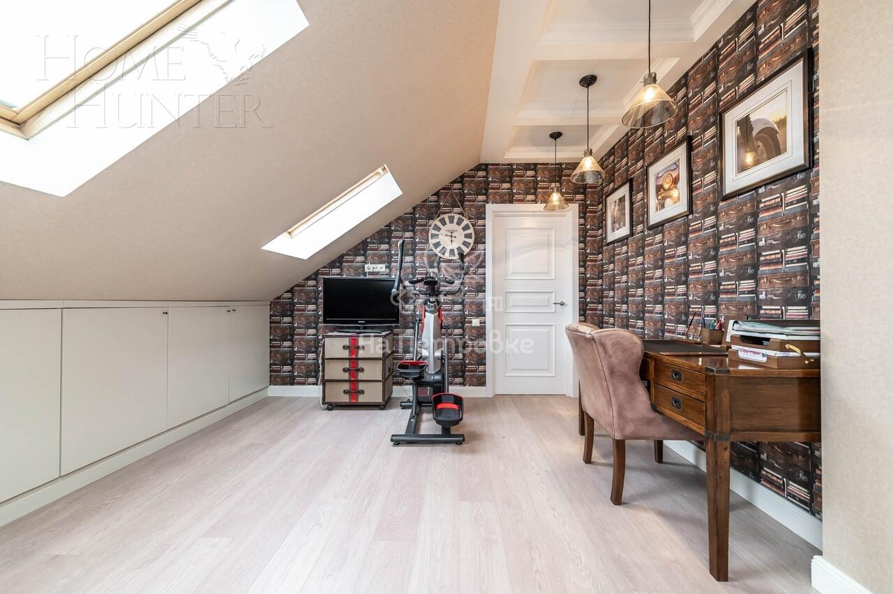 2-этажный коттедж 242.5 м² с отделкой