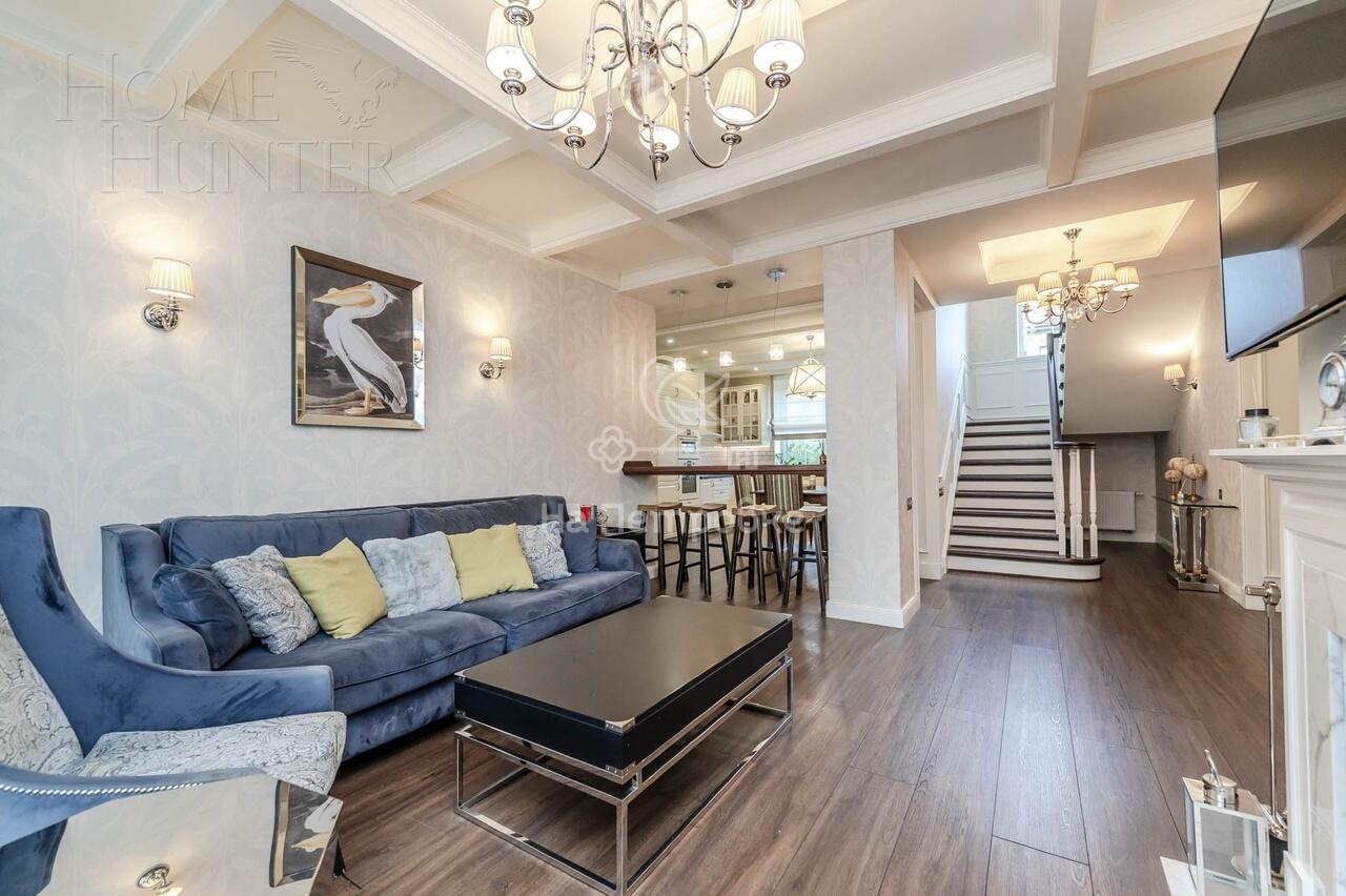 2-этажный коттедж 242.5 м² с отделкой