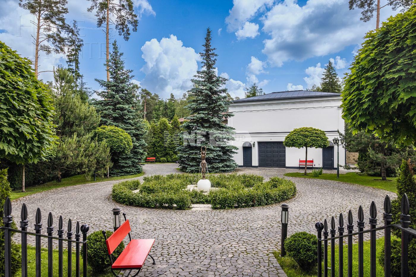 2-этажный коттедж 2 000 м² с отделкой