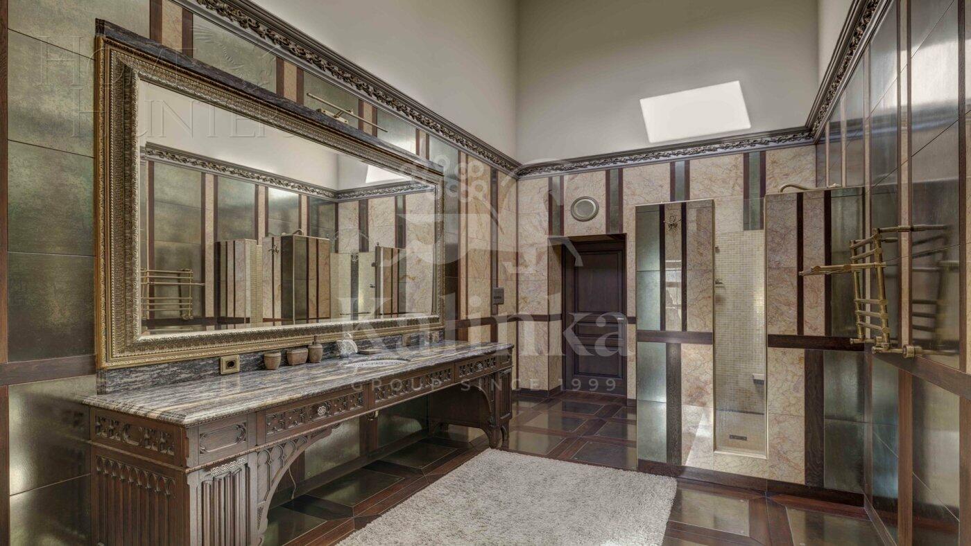 2-этажный коттедж 2 400 м² с отделкой