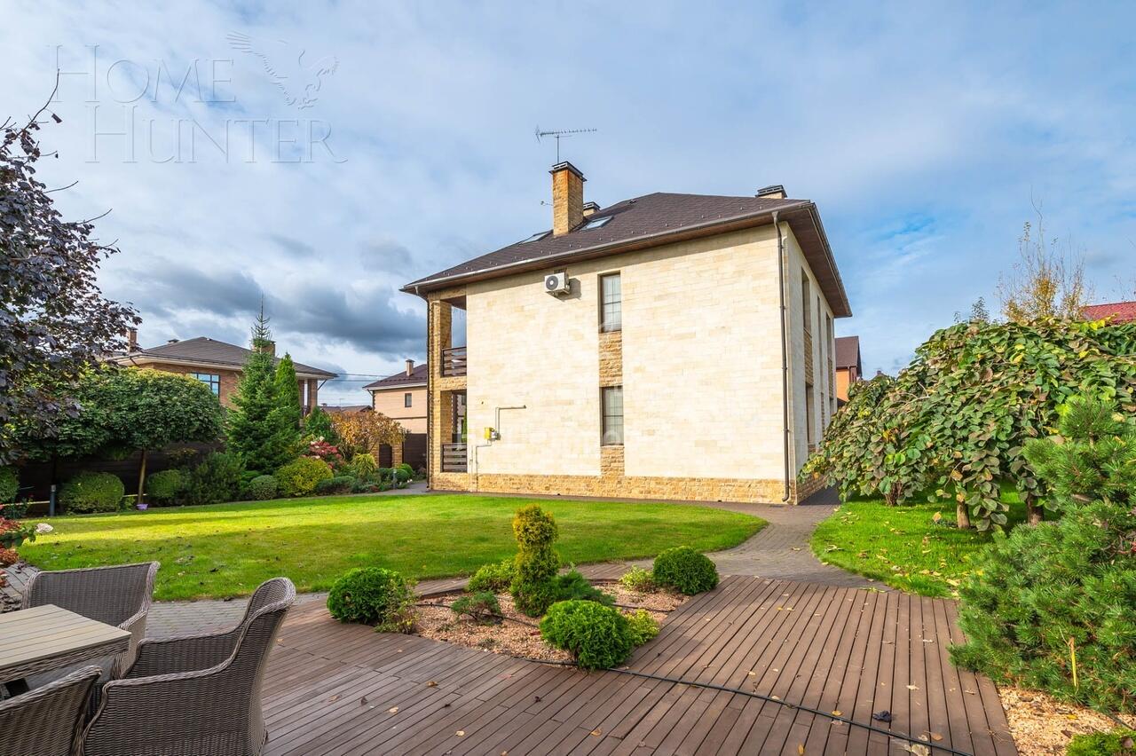 2-этажный коттедж 242.5 м² с отделкой