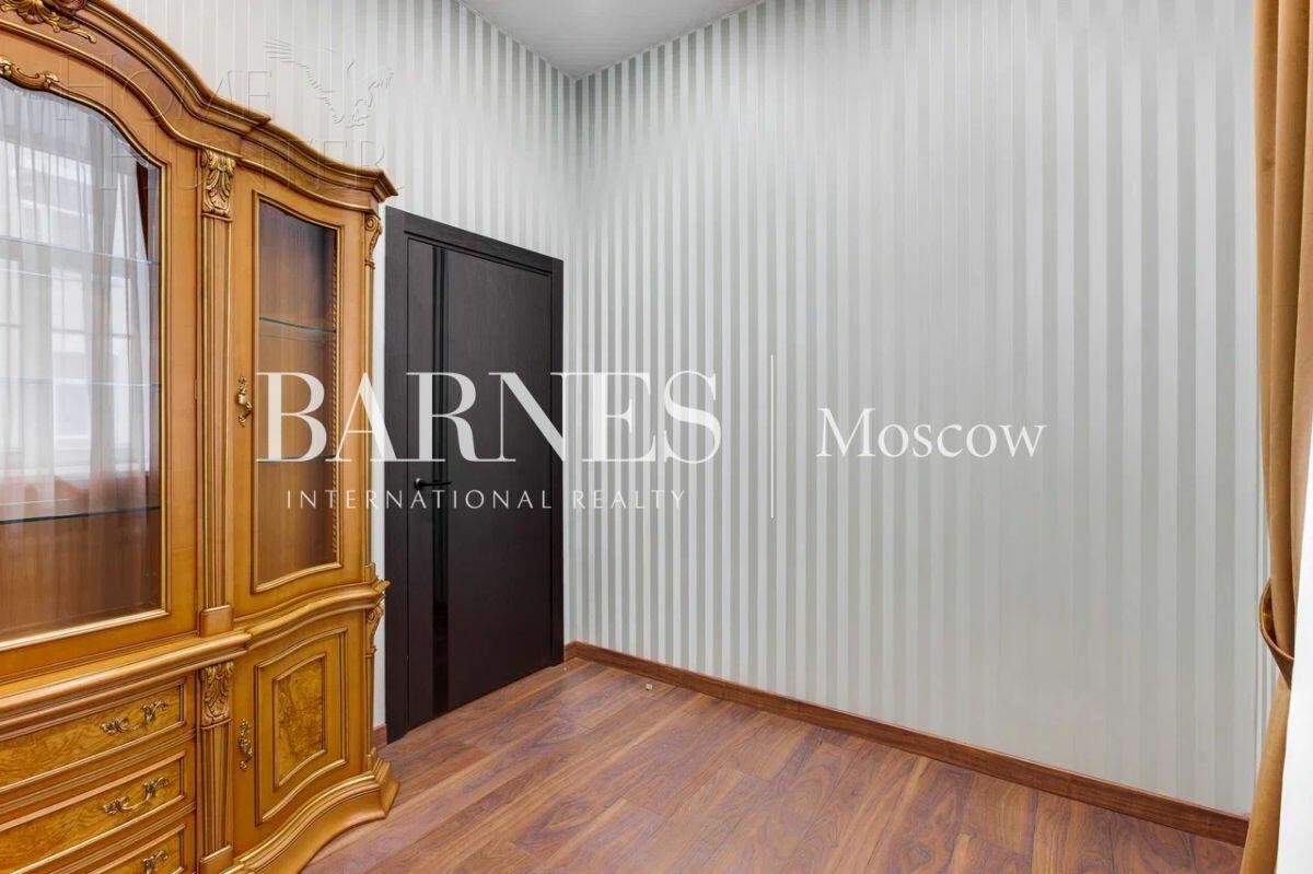 5-КОМН. КВАРТИРА С ОТДЕЛКОЙ 177 М² НА 3 ЭТАЖЕ