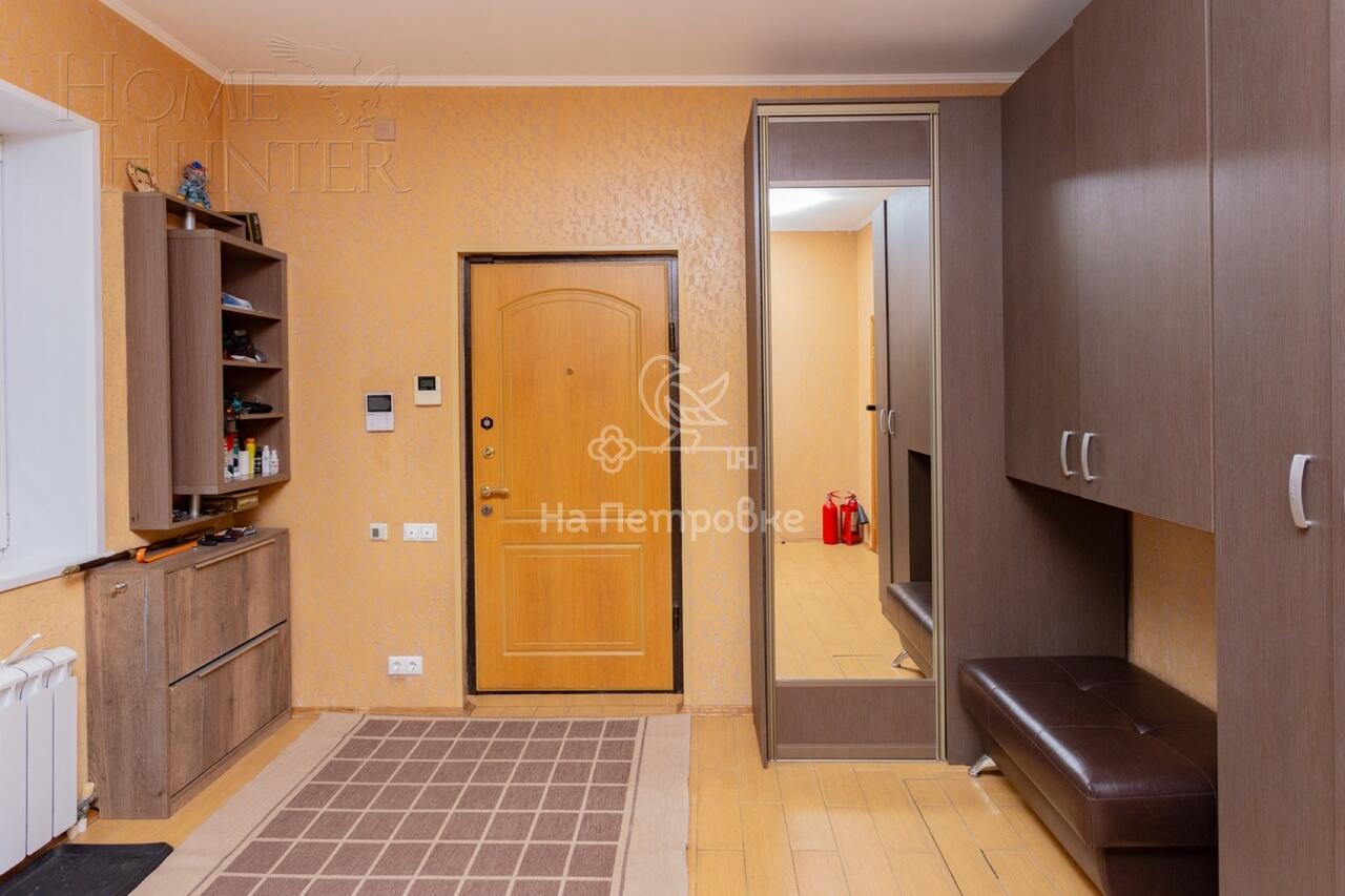 3-этажный коттедж 498 м² с отделкой