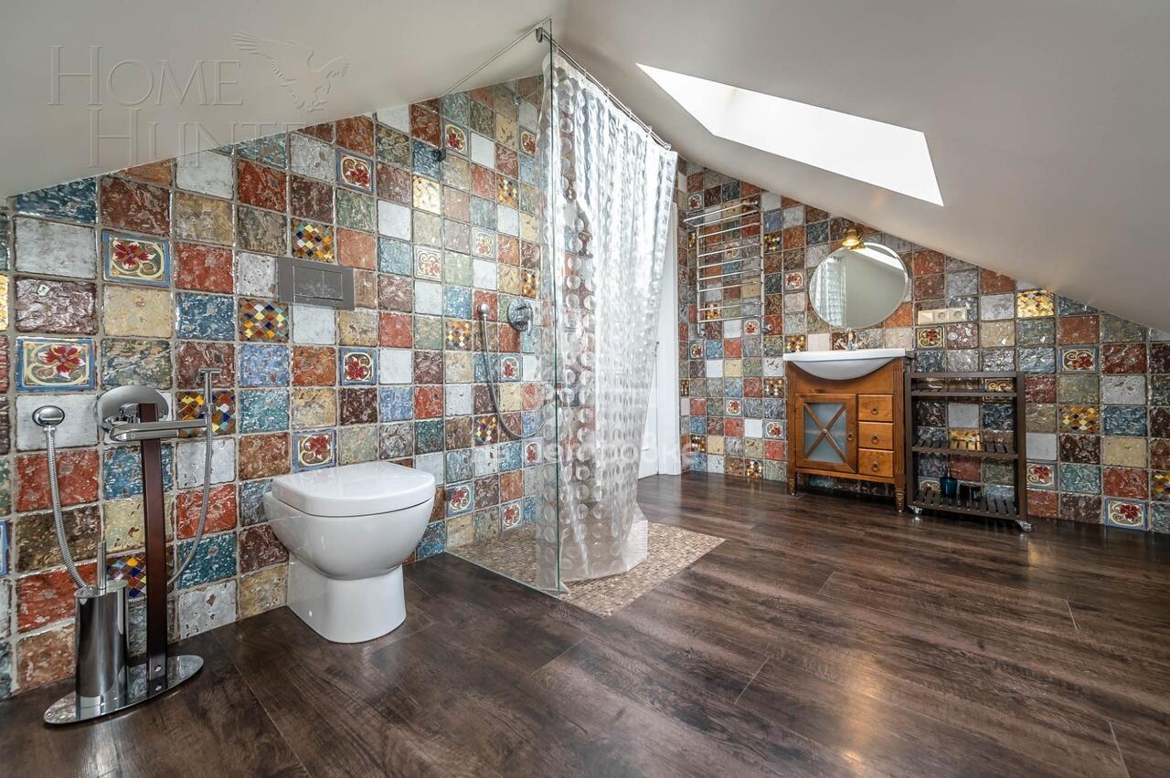 2-этажный коттедж 242.5 м² с отделкой