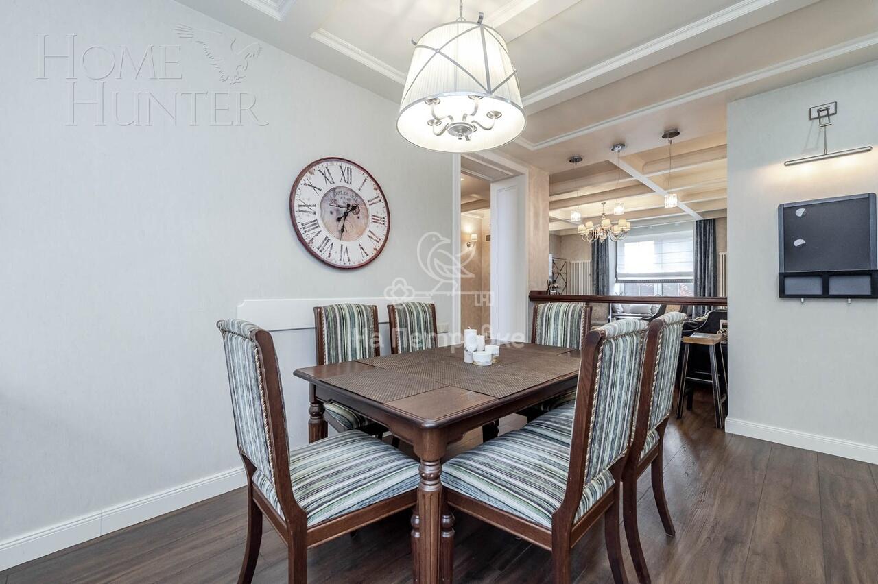 2-этажный коттедж 242.5 м² с отделкой