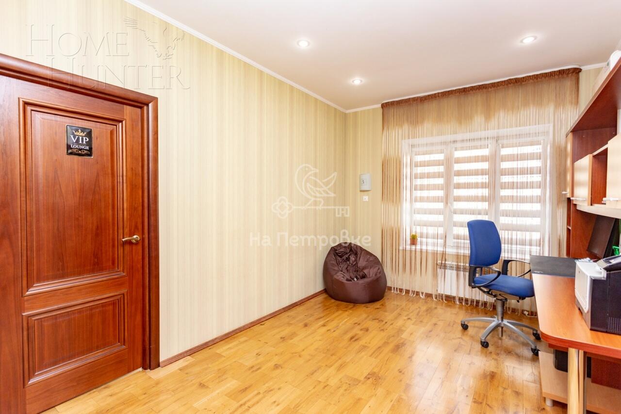 3-этажный коттедж 498 м² с отделкой