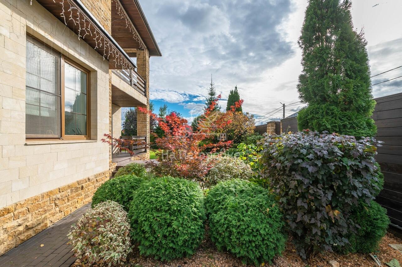 2-этажный коттедж 242.5 м² с отделкой