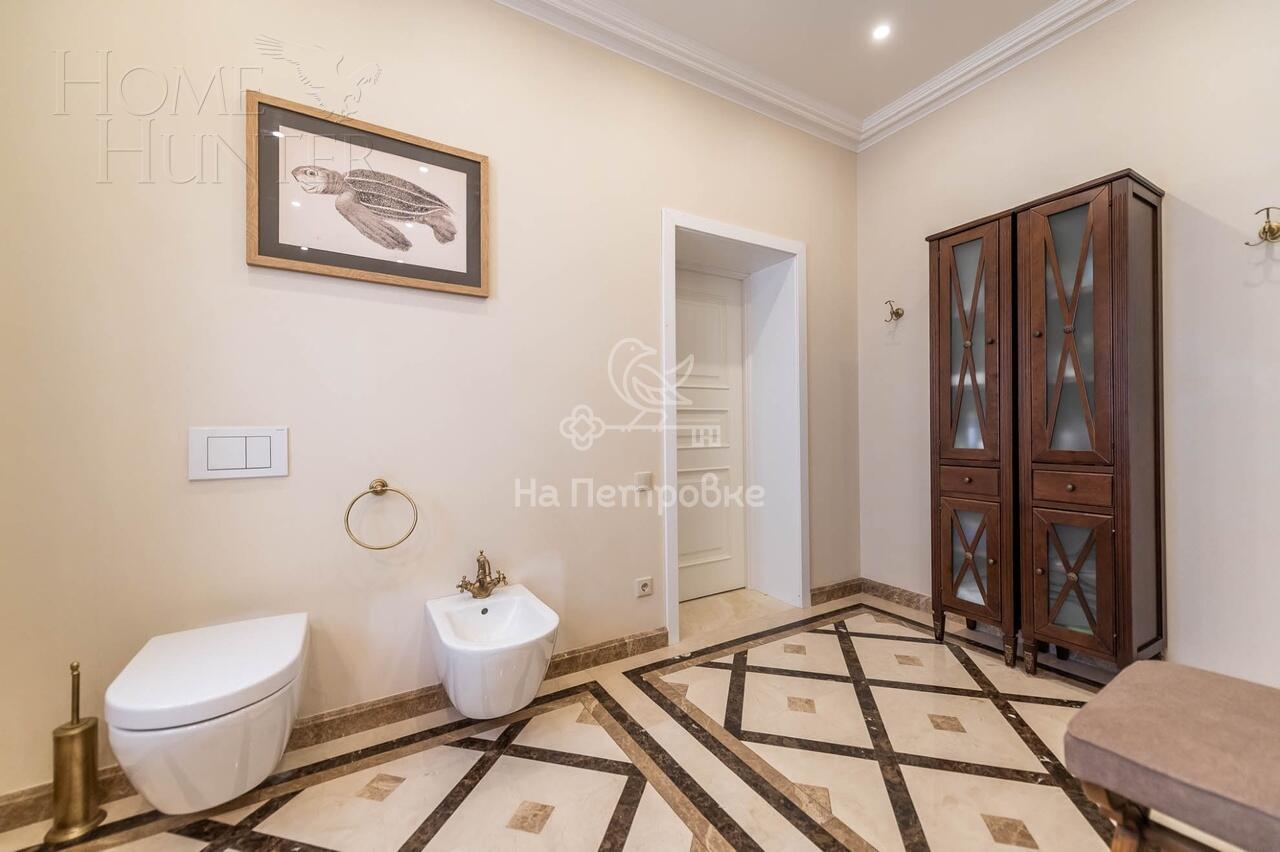 2-этажный коттедж 242.5 м² с отделкой