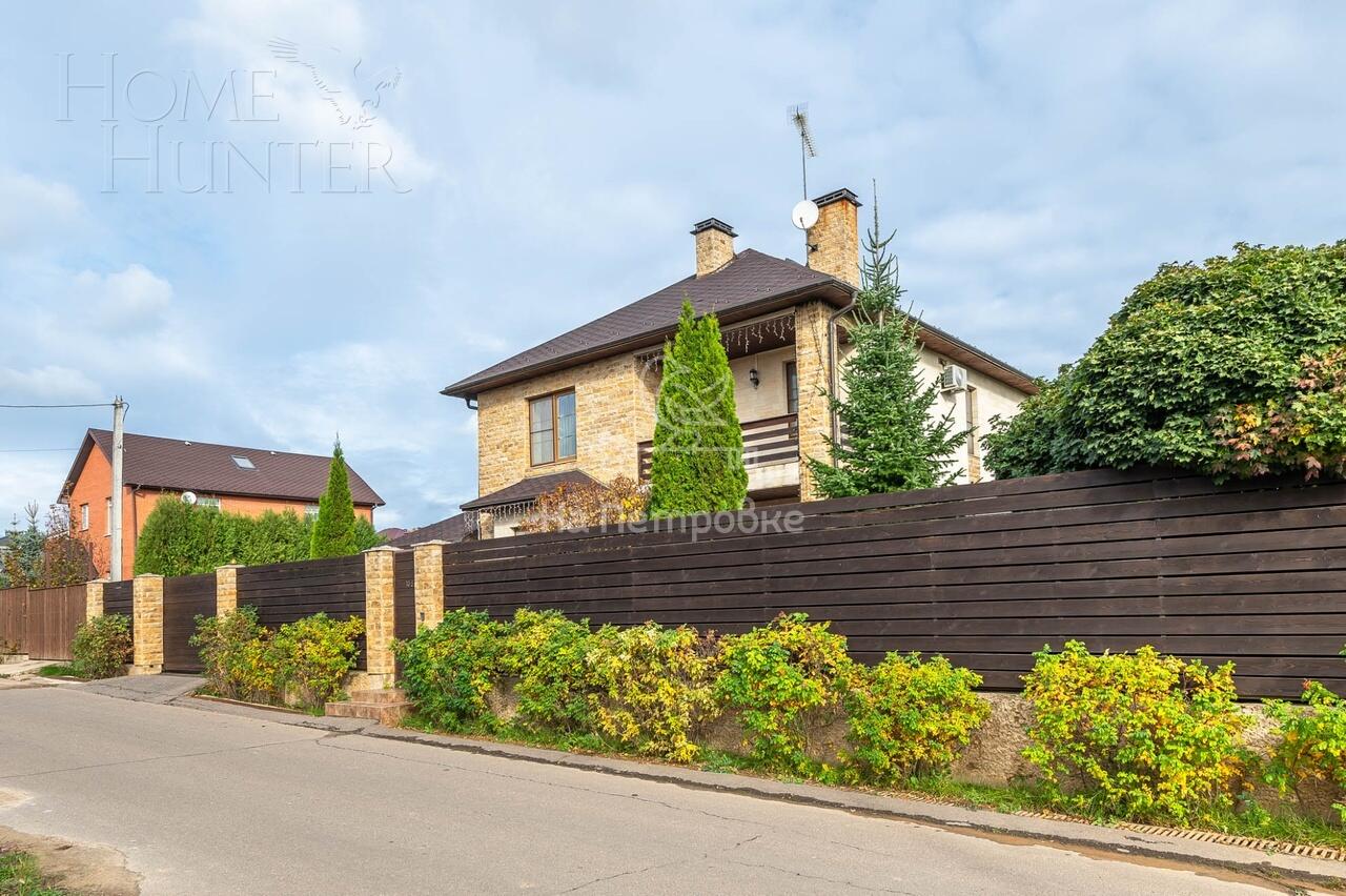 2-этажный коттедж 242.5 м² с отделкой