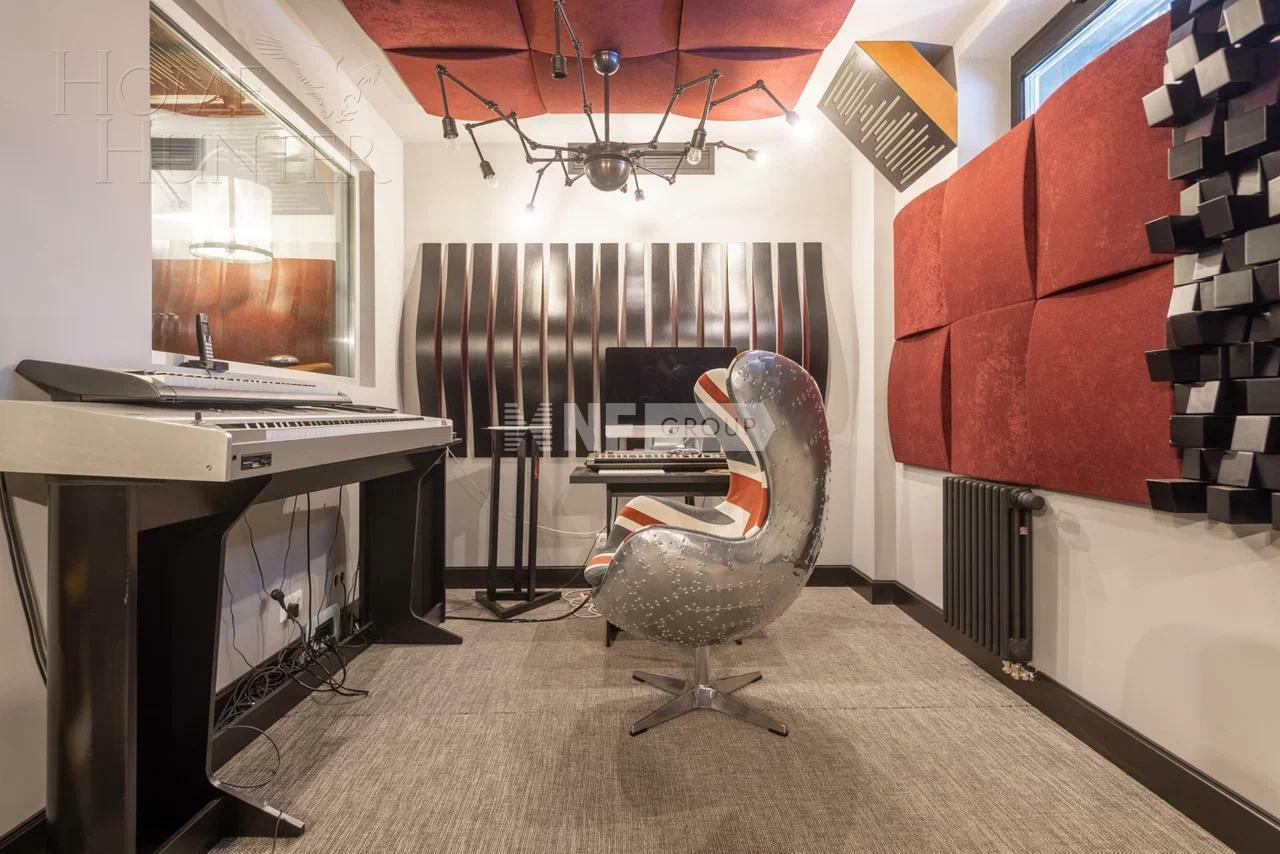 2-этажный коттедж 2 000 м² с отделкой