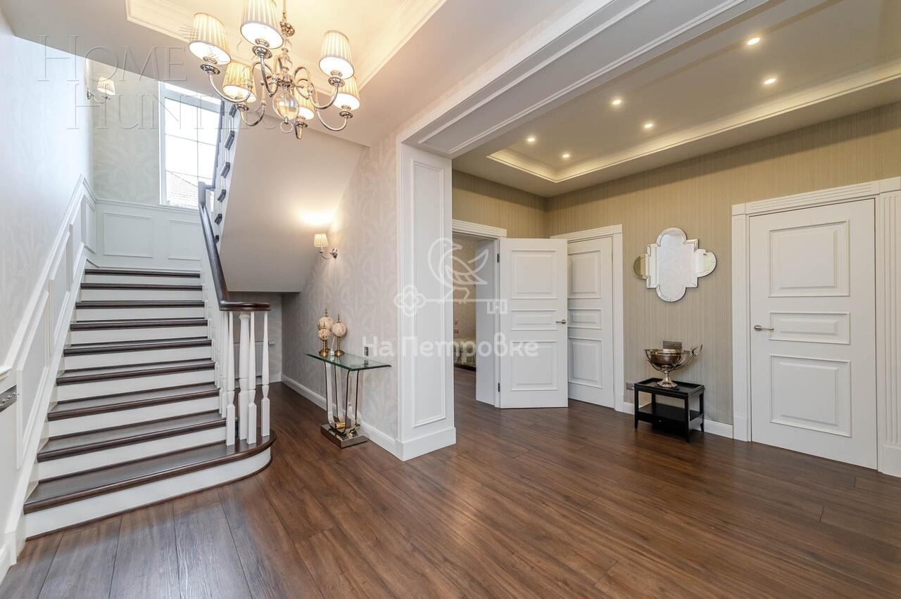 2-этажный коттедж 242.5 м² с отделкой